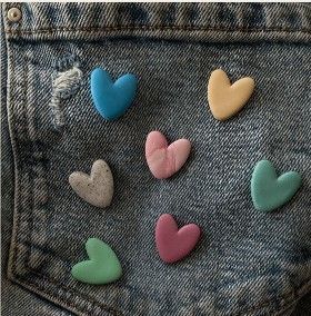 Значок "Сердечко",  глина